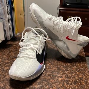 Nike Basketball Shoes - Airzoom Freak